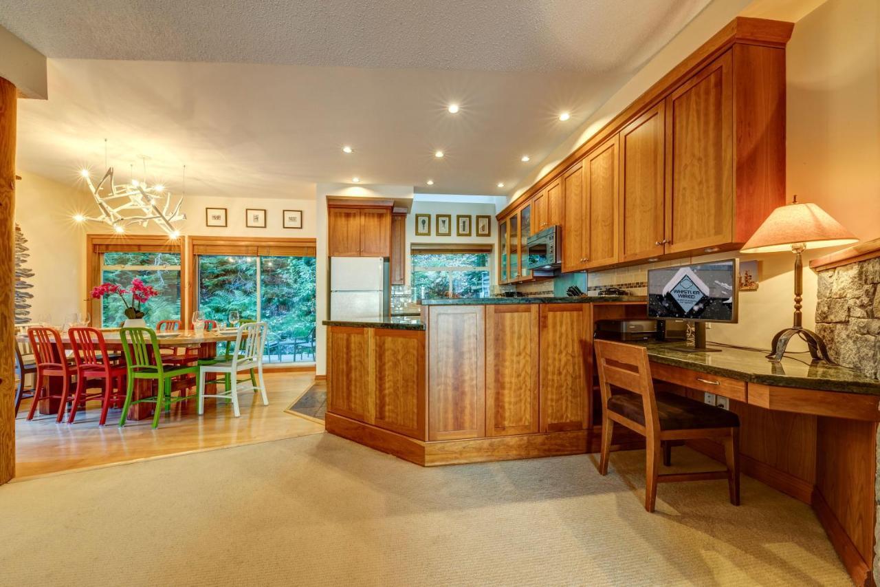 Snowy Creek 14 Villa Уислър Екстериор снимка